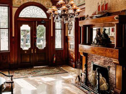 Inn Classic King With Balcony At Curry Mansion Key West