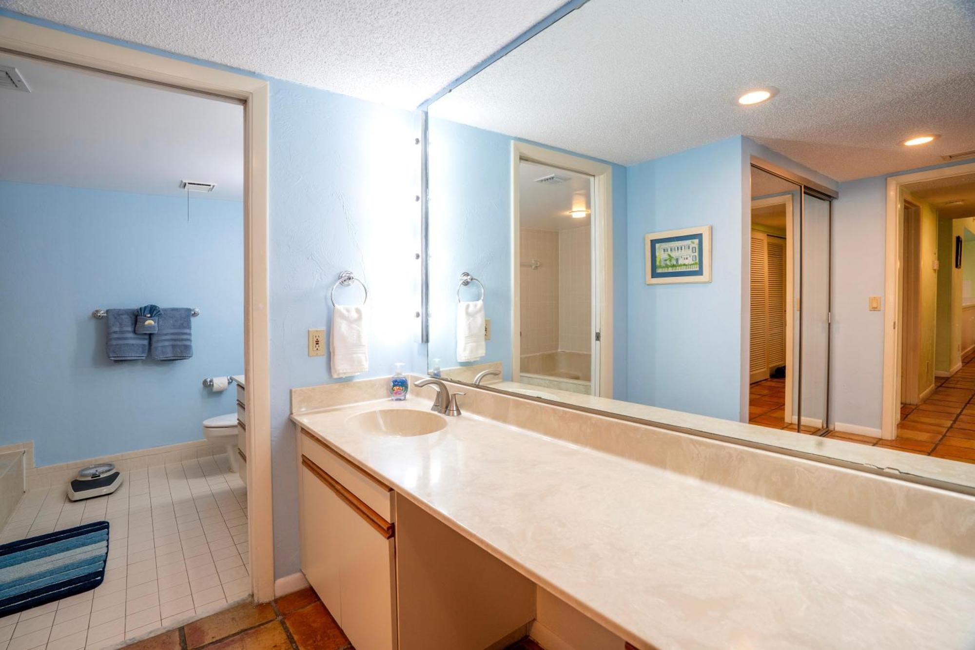 Nautical Adventures In Paradise Apartment