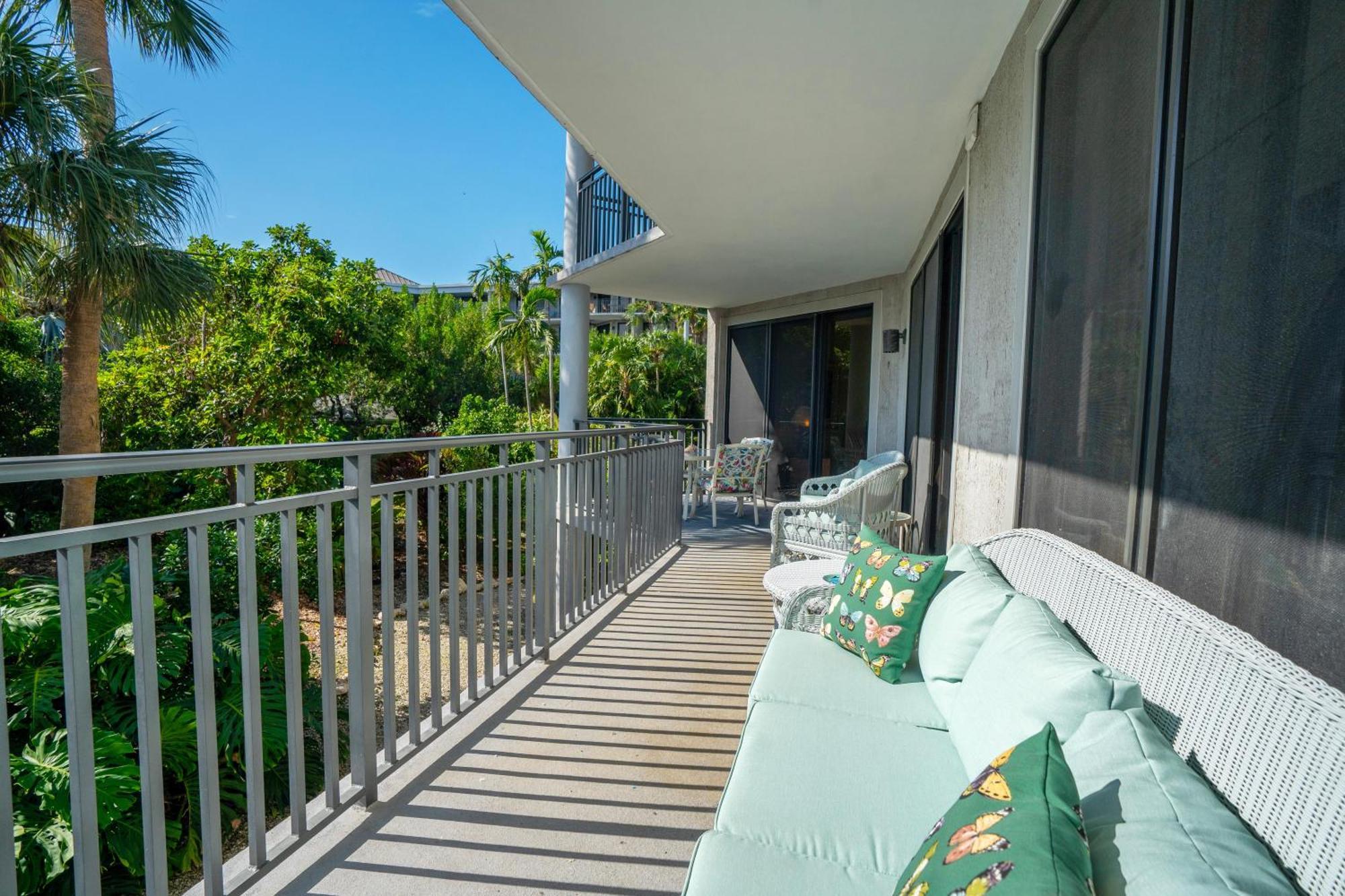 Nautical Adventures In Paradise Apartment *