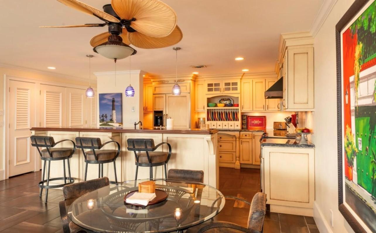 Tom's Oceanfront Penthouse Holiday home *