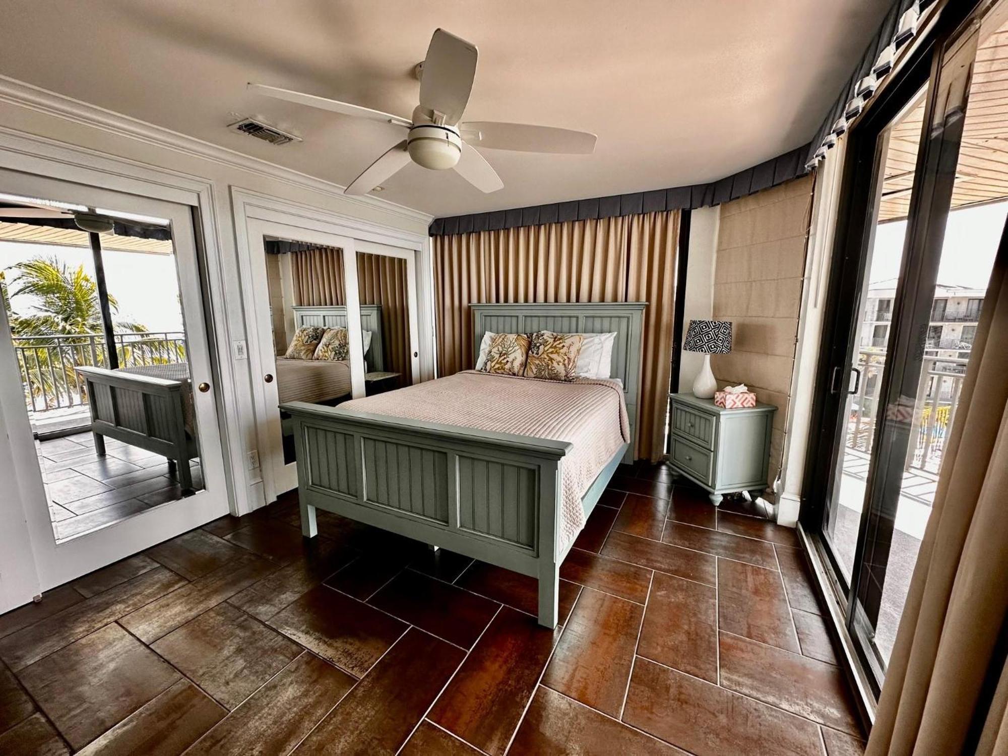 Tom's Oceanfront Penthouse * Key West