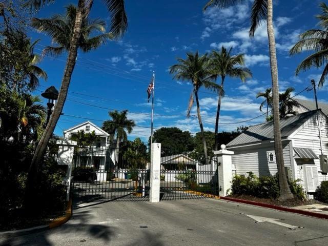Beautiful Downtown Truman Annex Holiday home *