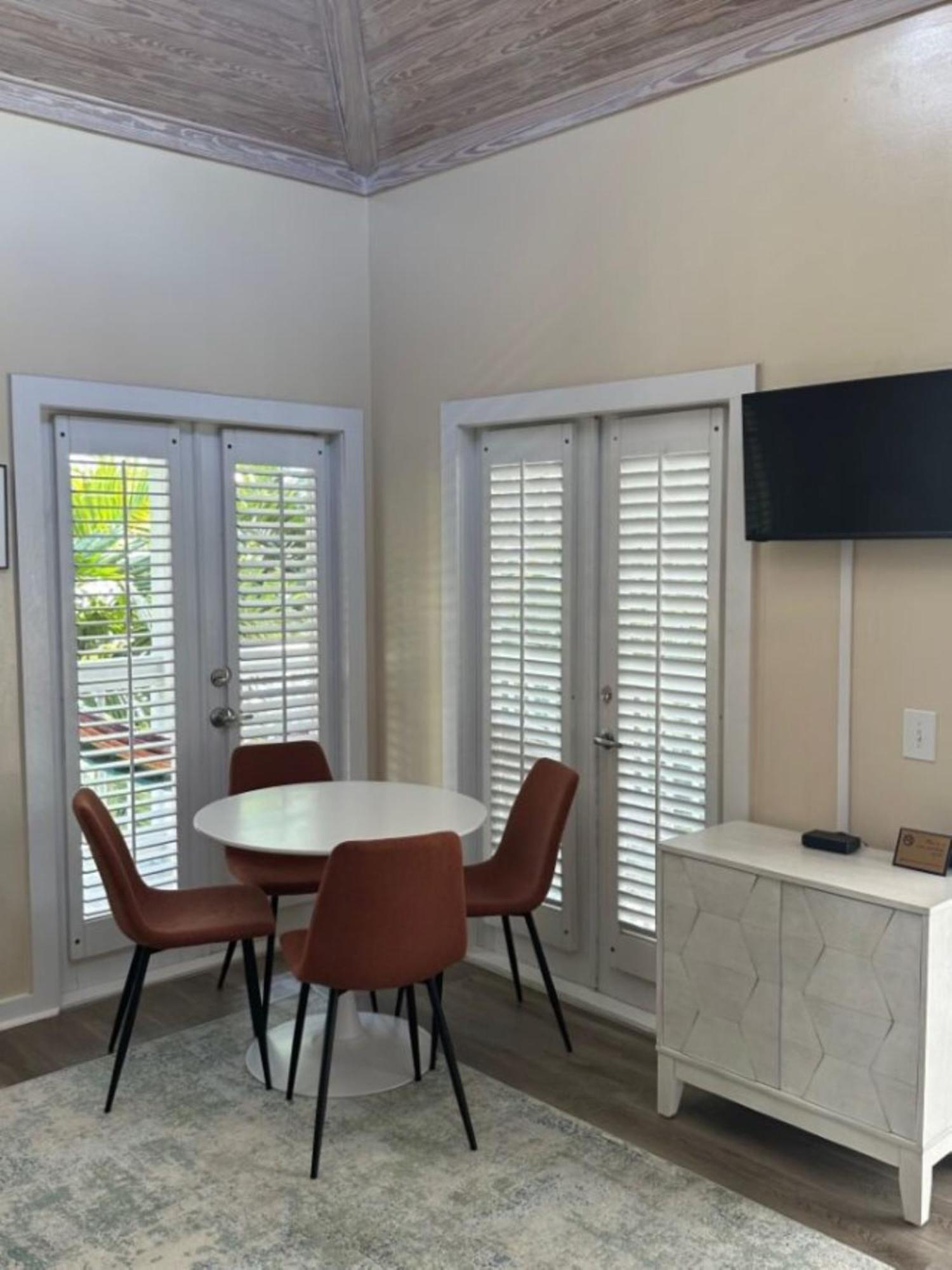 Ambrosia Bed & Breakfast 3*