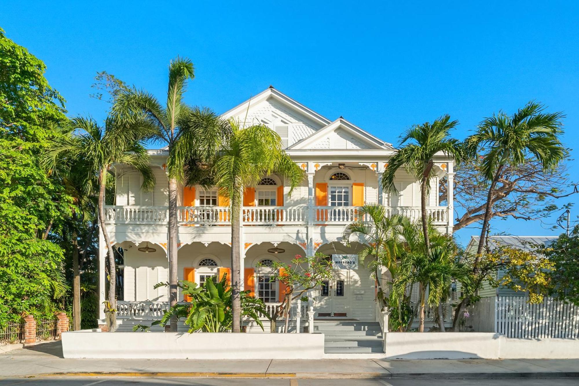 Bed & Breakfast Marreros Guest Mansion - Adult Only