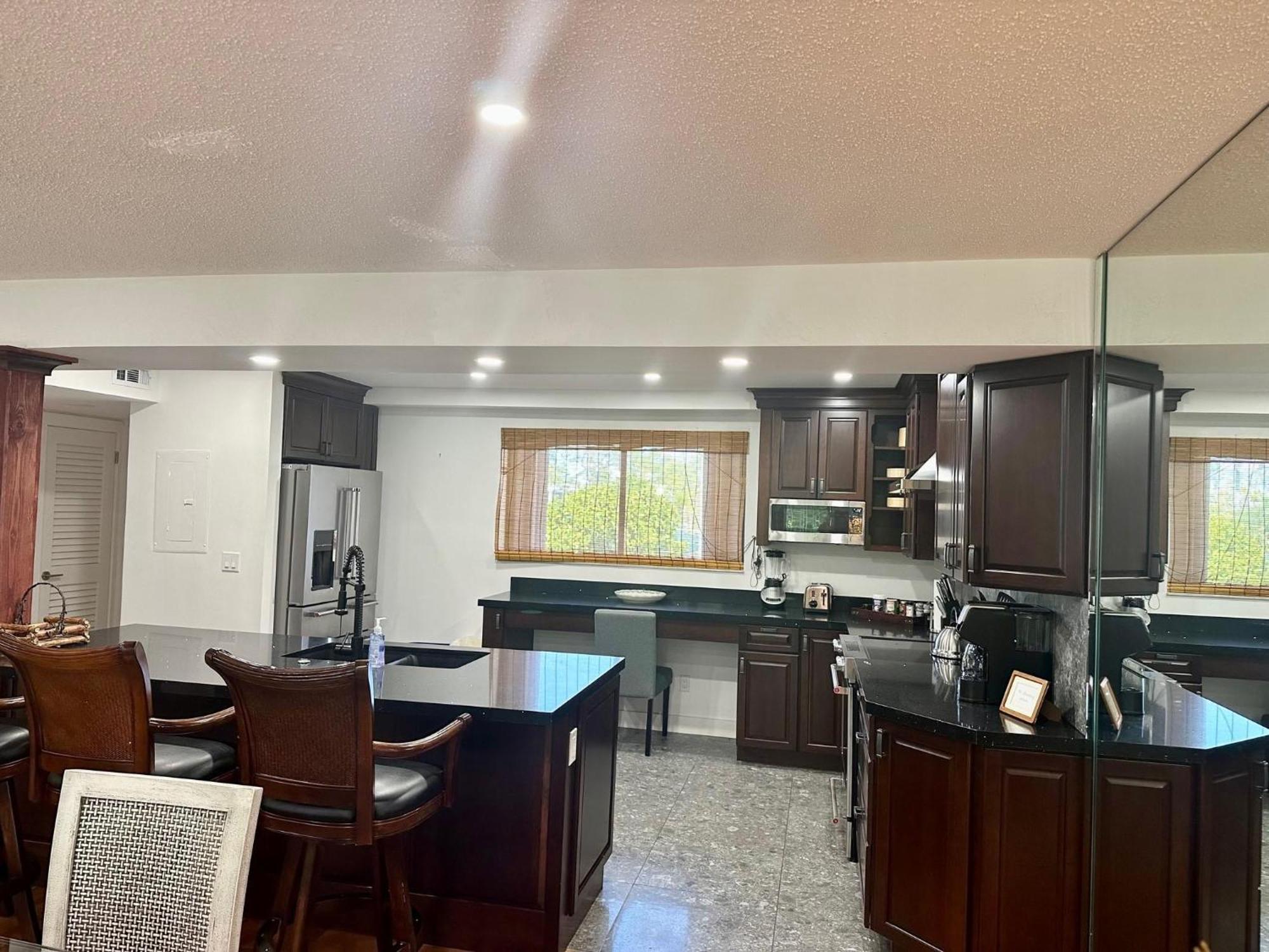 Apartment Beautifully Renovated Summer Of 2020 And Enjoy Lovely Unit