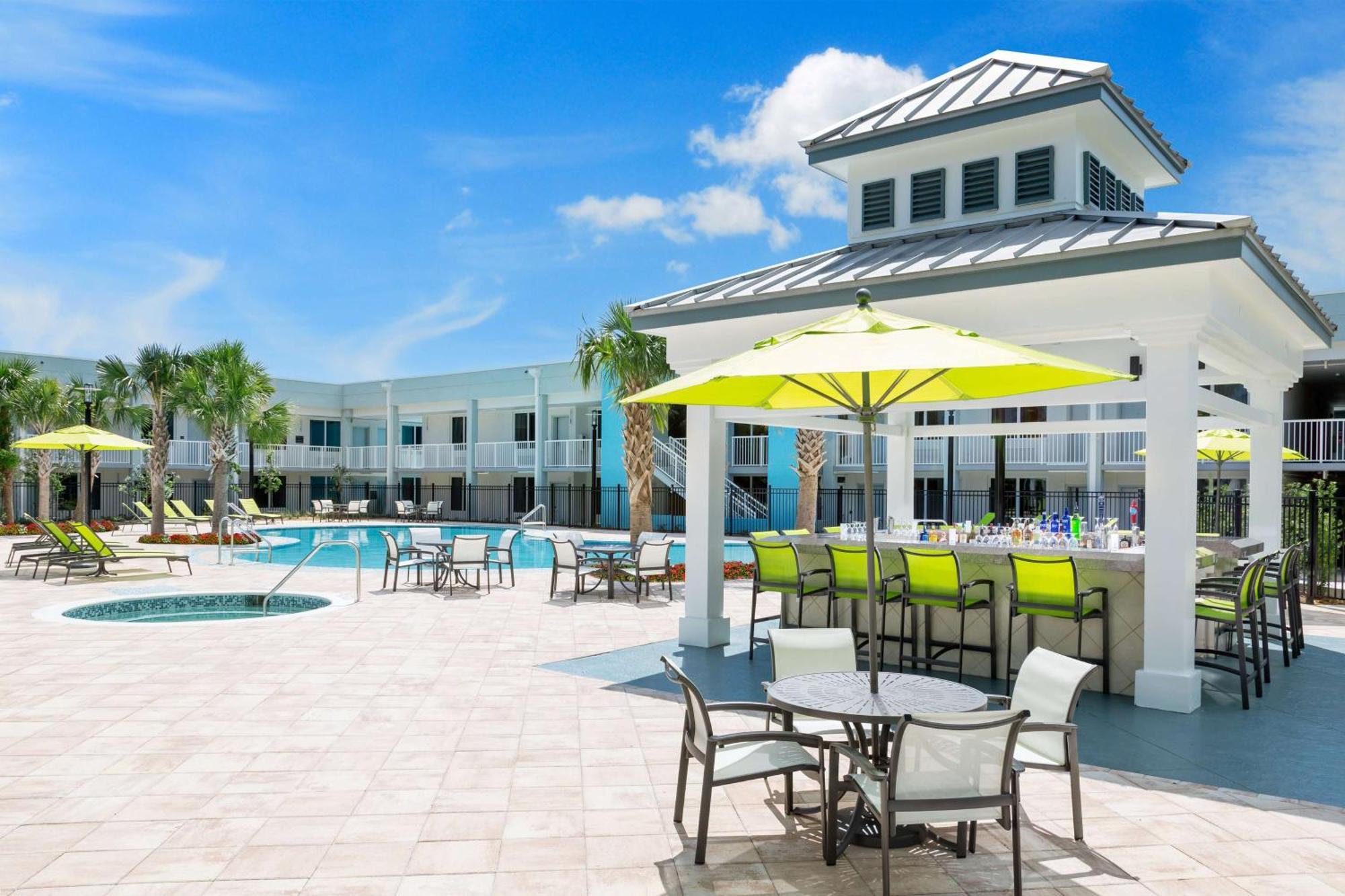 Hilton Garden / The Keys Collection Hotel 3*