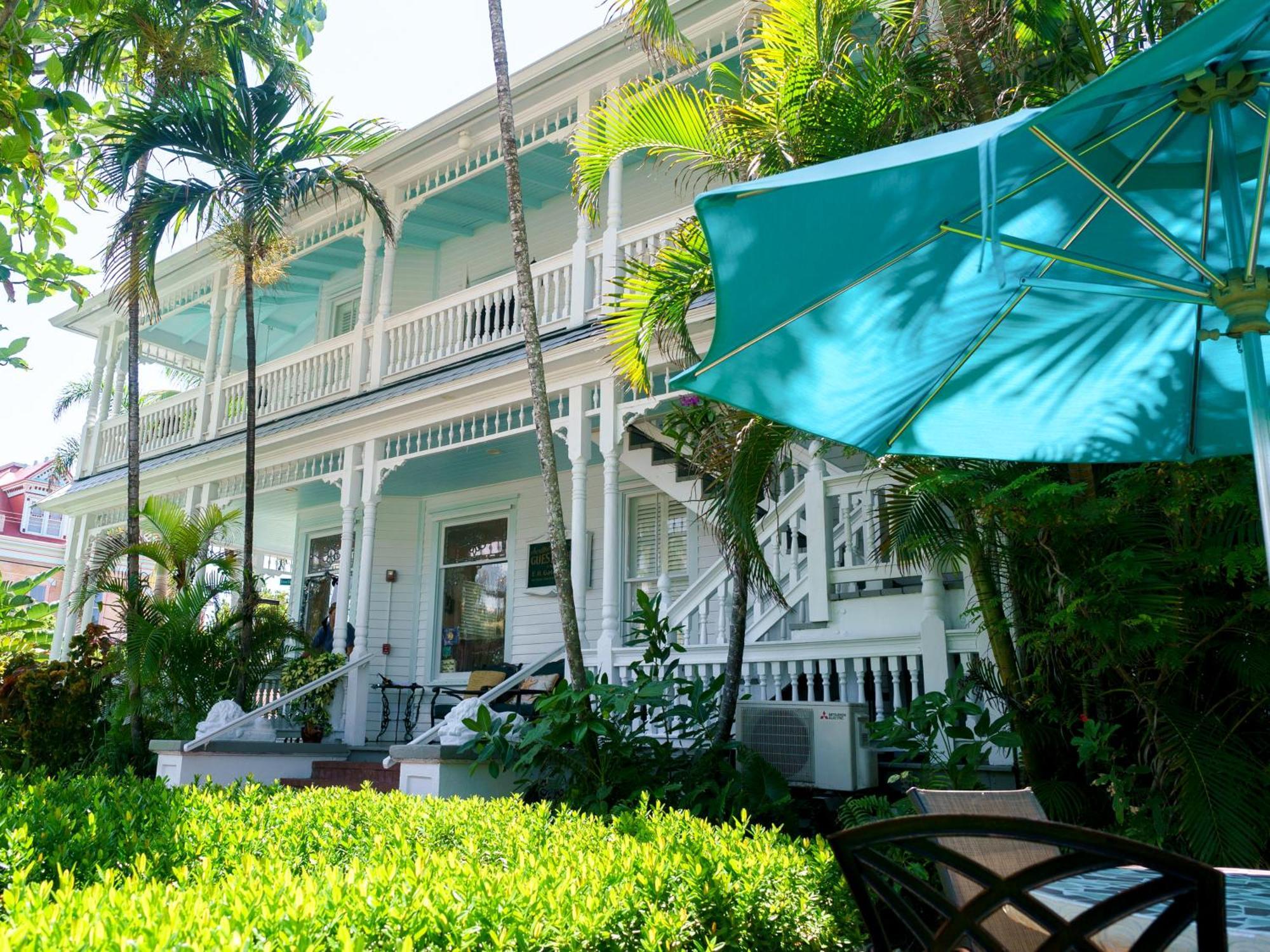 Southernmost Point & Garden Bar Bed & Breakfast 3*