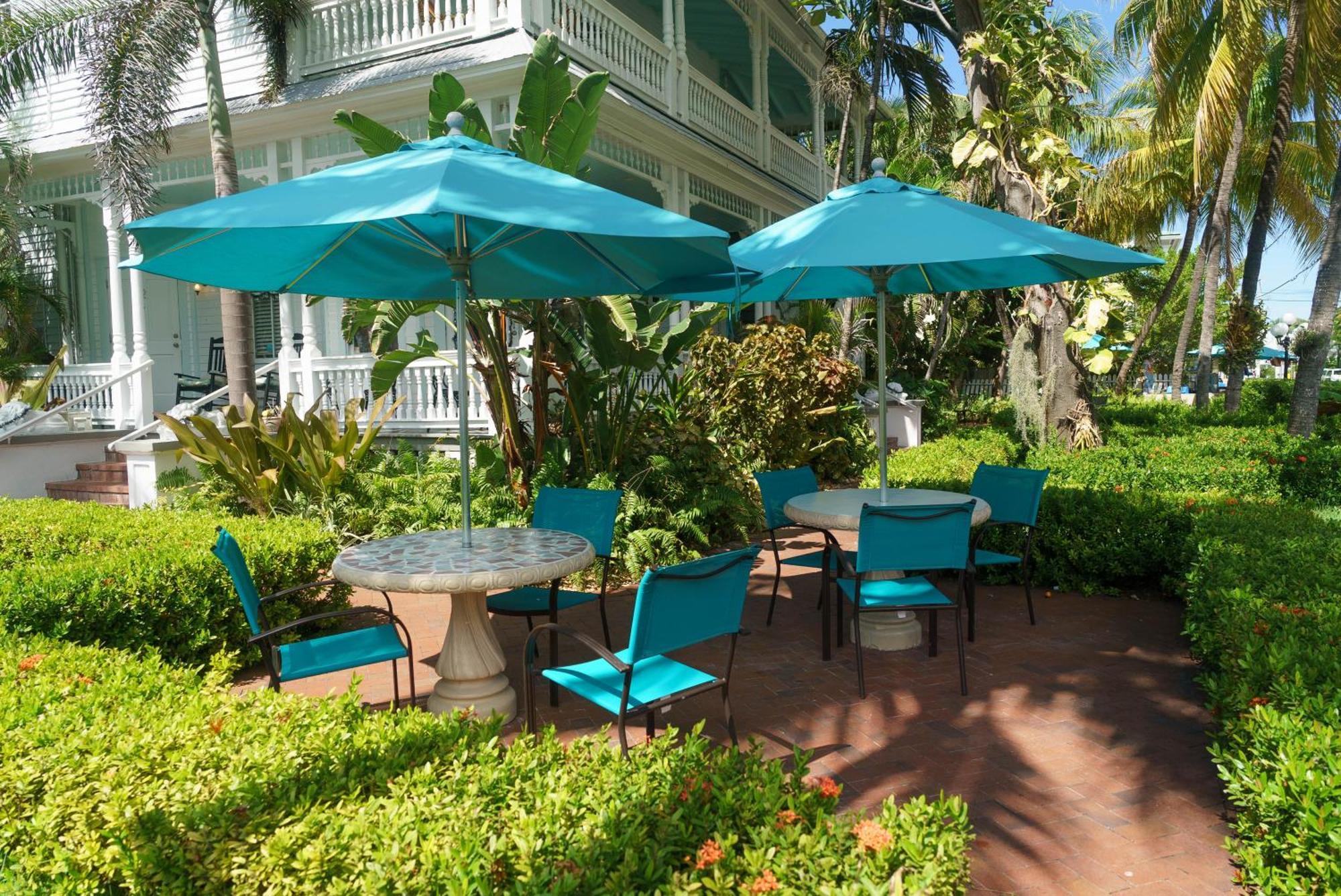 Southernmost Point & Garden Bar Bed & Breakfast Key West