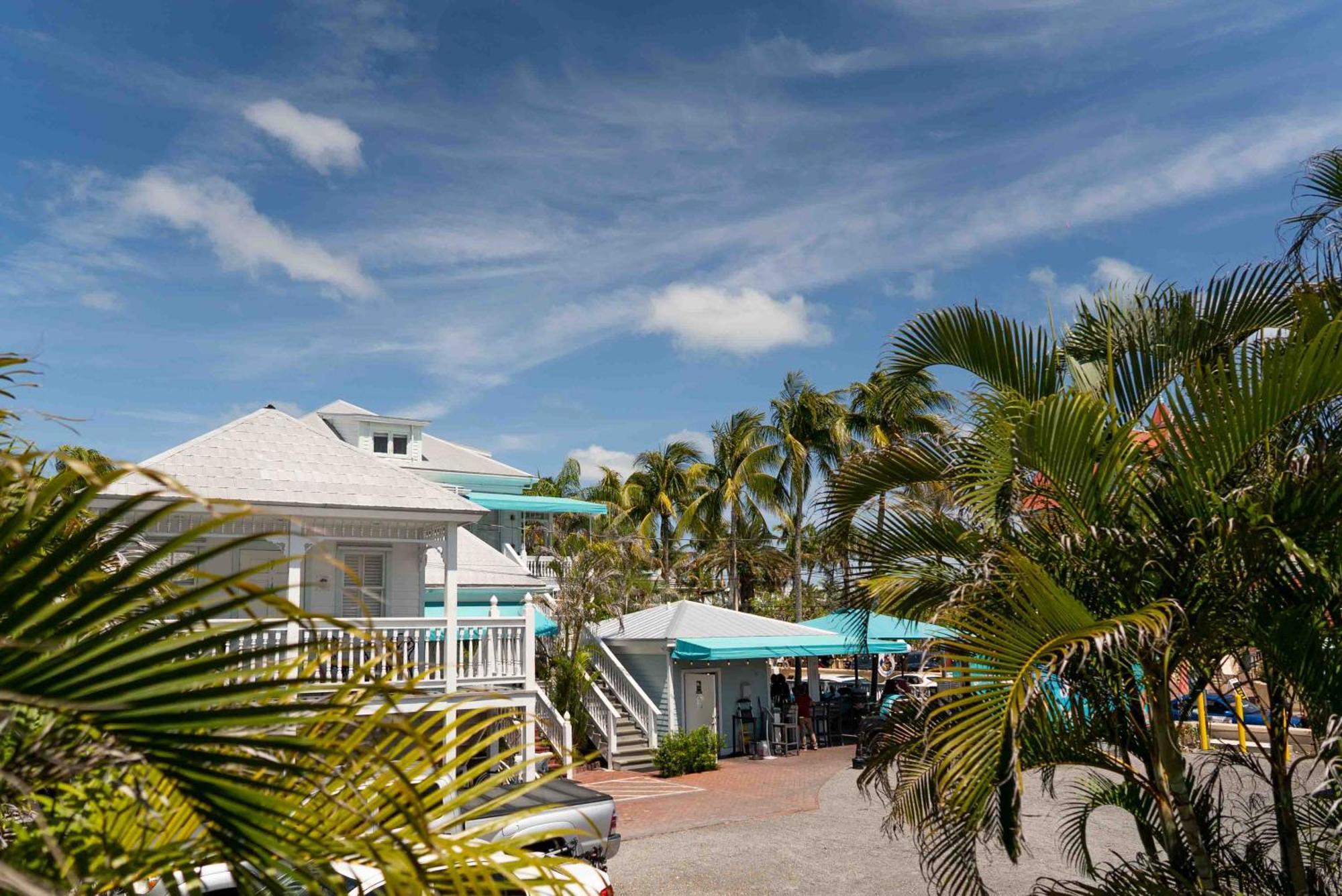 Southernmost Point & Garden Bar Bed & Breakfast 3*