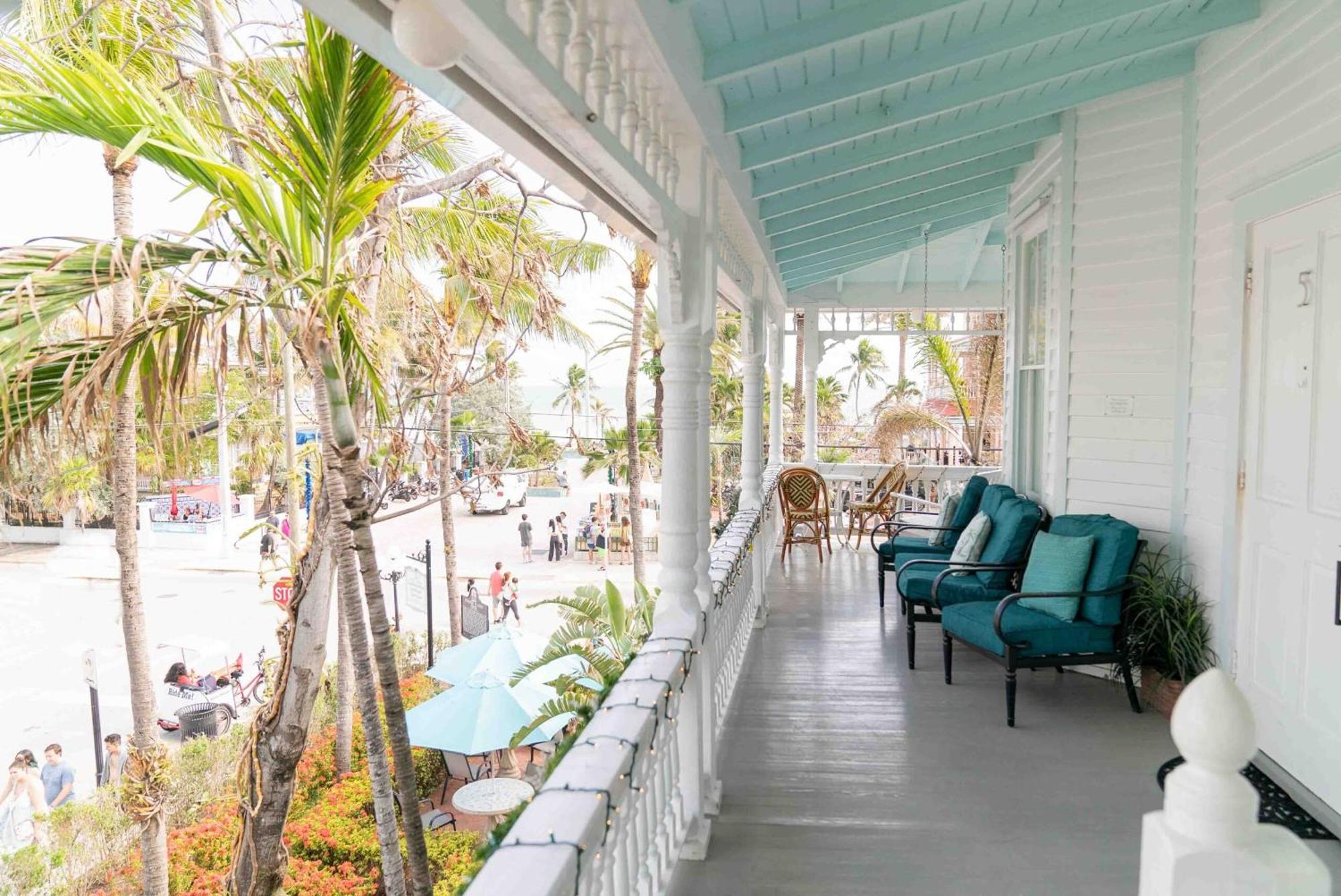 Bed & Breakfast Southernmost Point & Garden Bar Key West