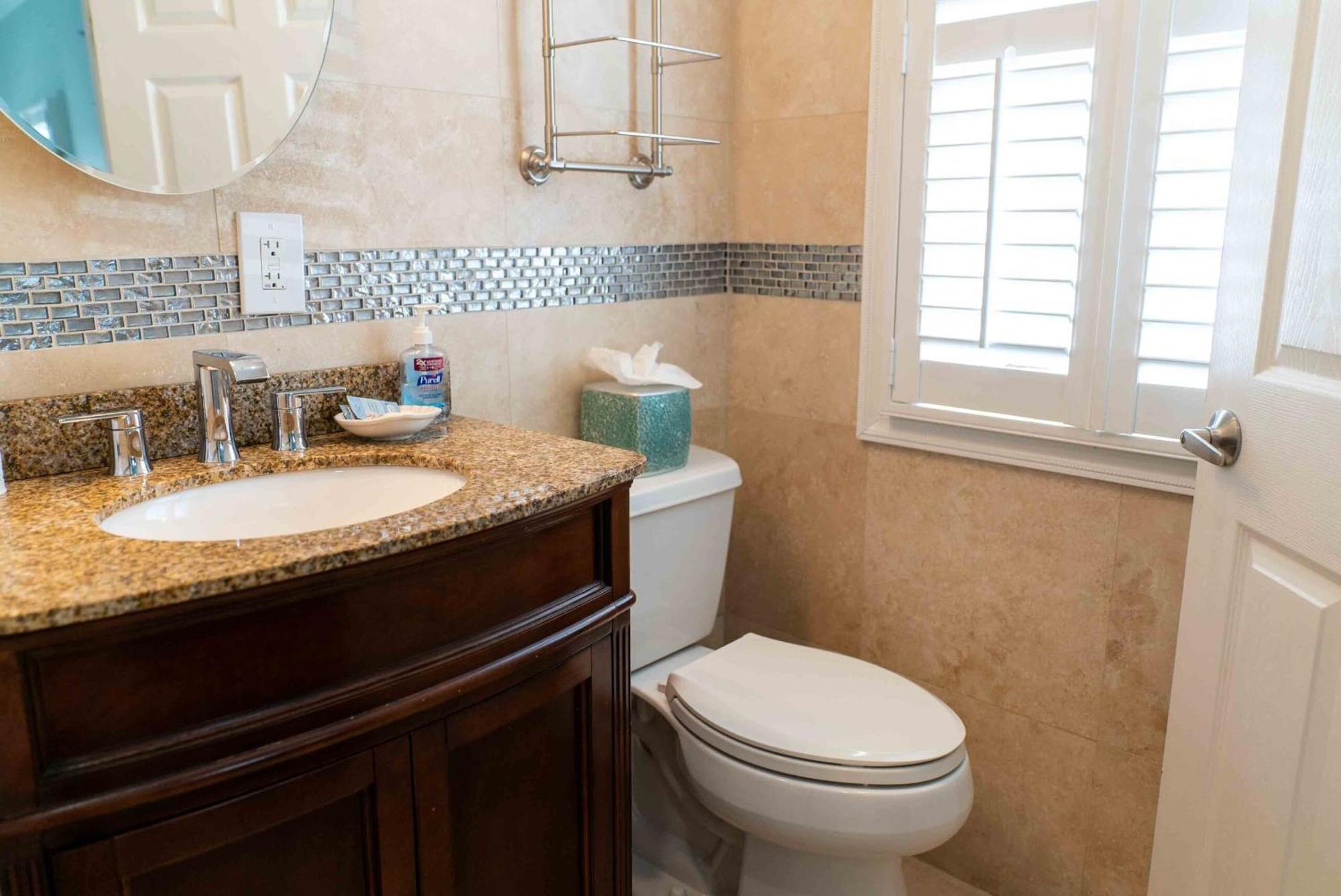 Southernmost Point & Garden Bar Bed & Breakfast Key West