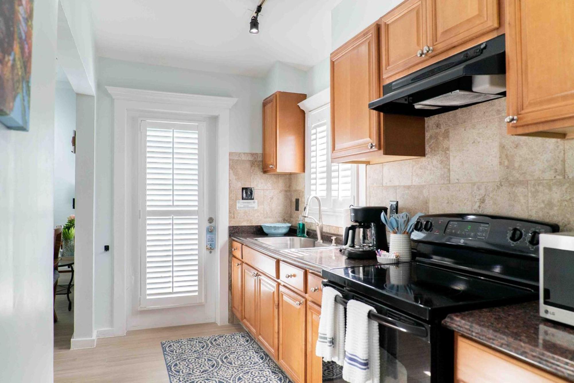 Southernmost Point & Garden Bar Bed & Breakfast Key West