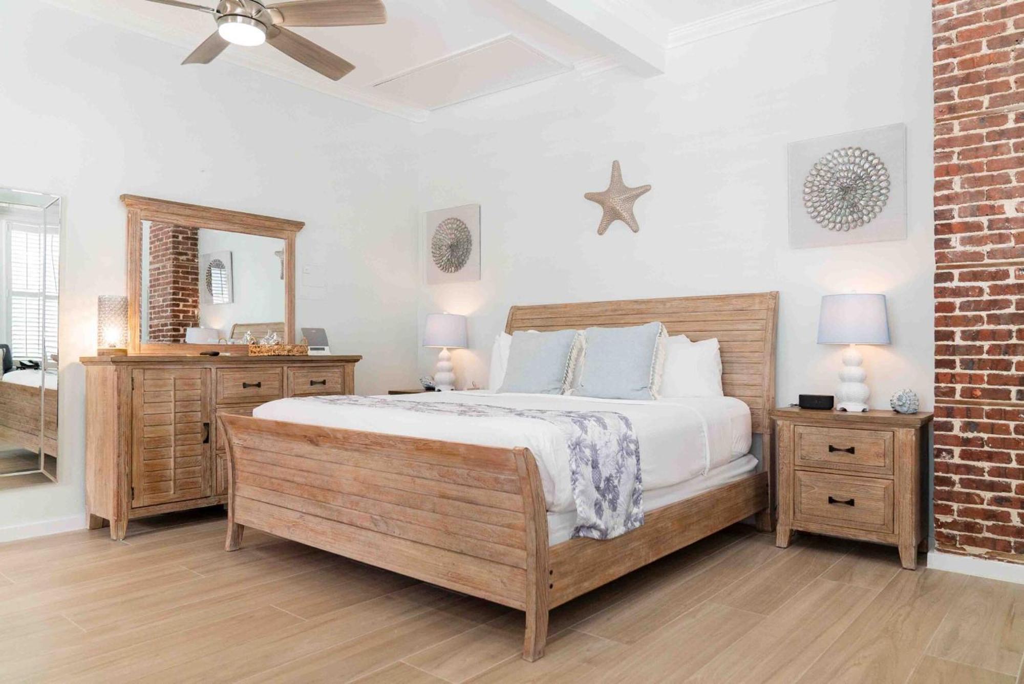 Southernmost Point & Garden Bar Bed & Breakfast
