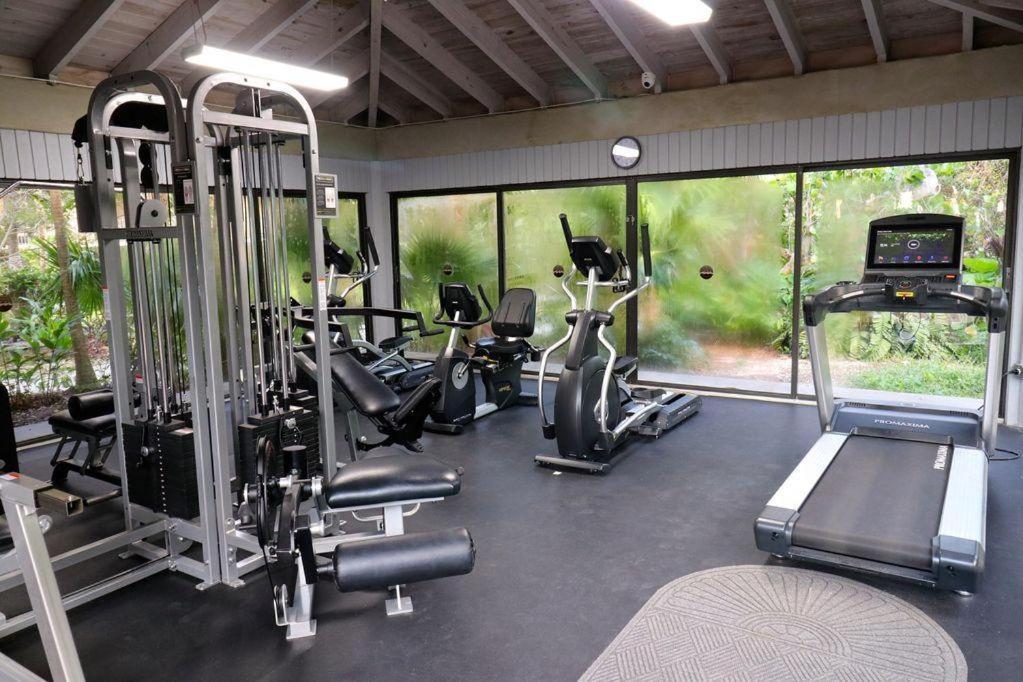 Apartment Beautifully Renovated Summer Of 2020 And Enjoy Lovely Unit *