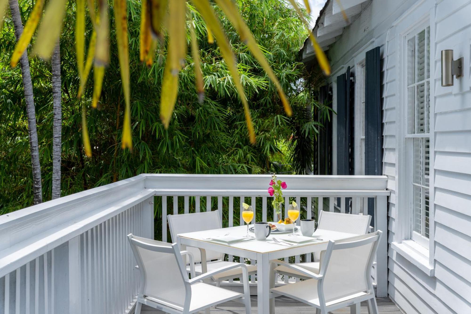 Alexander's Gay Lesbian (adults Only) Bed & Breakfast 3*