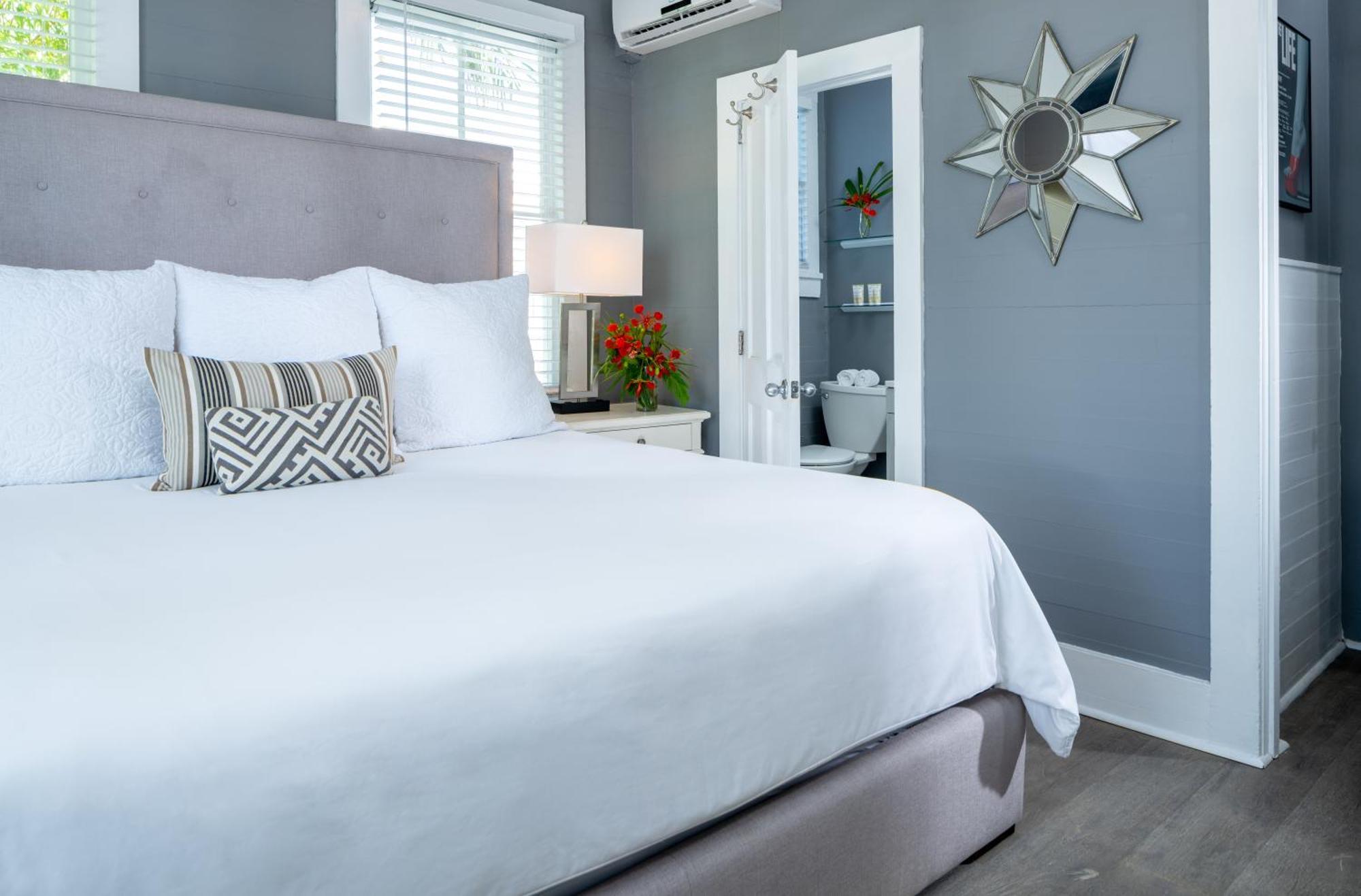 Alexander's Gay Lesbian (adults Only) 3* Key West