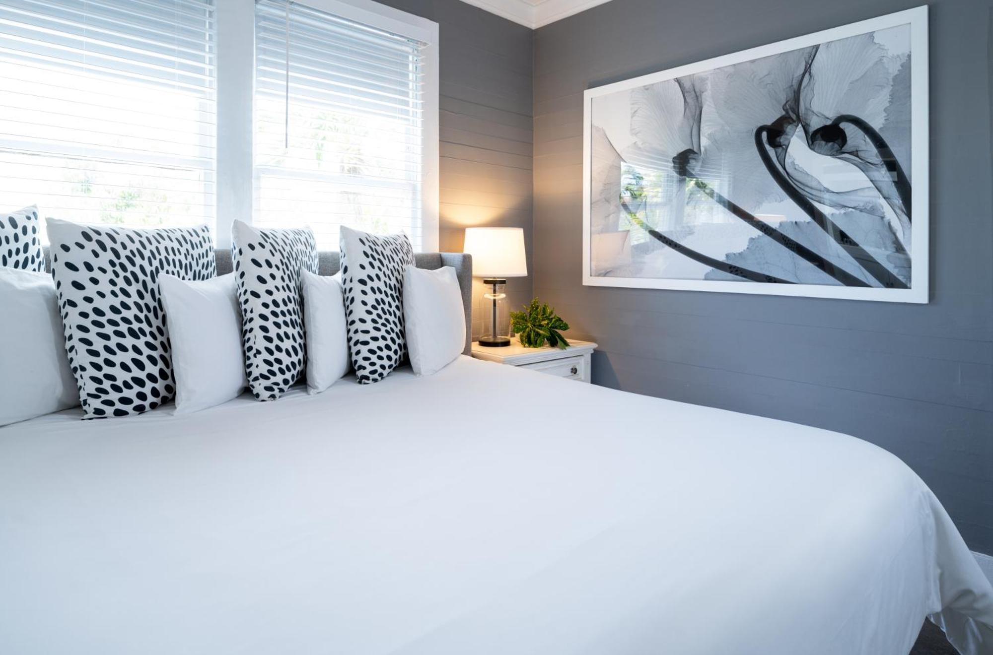 Alexander's Gay Lesbian (adults Only) Bed & Breakfast Key West