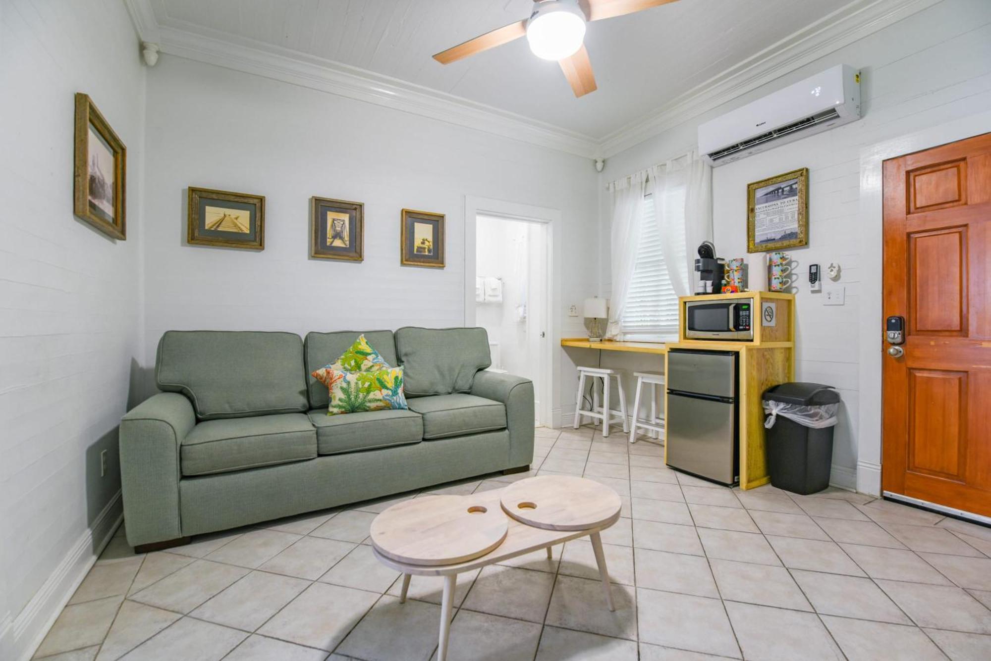 Atocha Apartment *