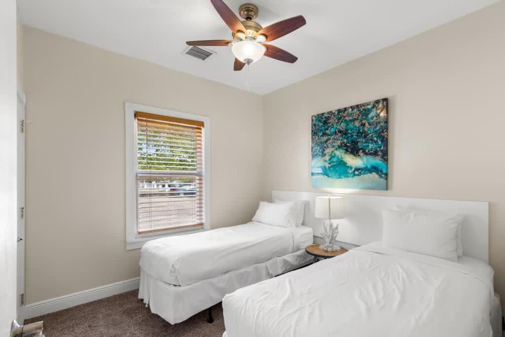 Mesa House, Dos -unreal Location * Key West