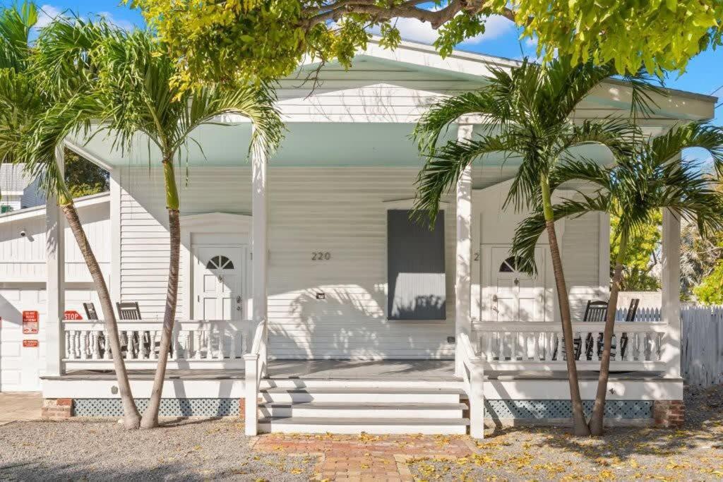 Mesa House, Dos -unreal Location Key West