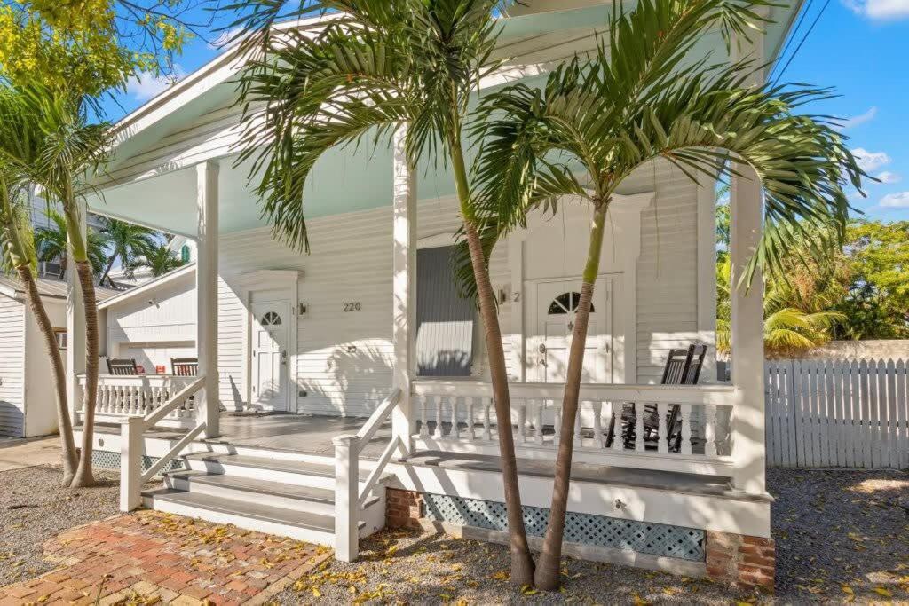 Mesa House, Dos -unreal Location Key West