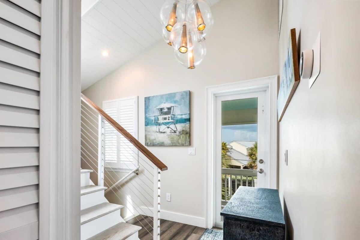 Southernmost View -pool & Water Views Holiday home