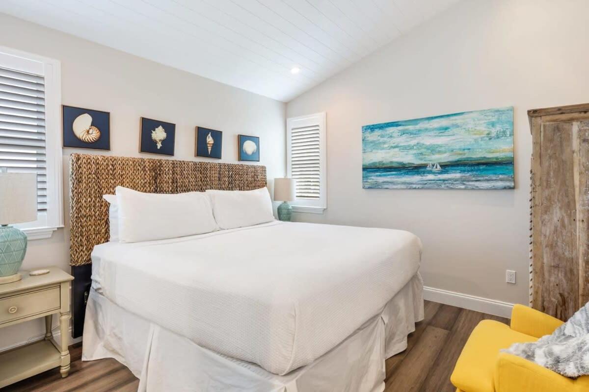 Southernmost View -pool & Water Views