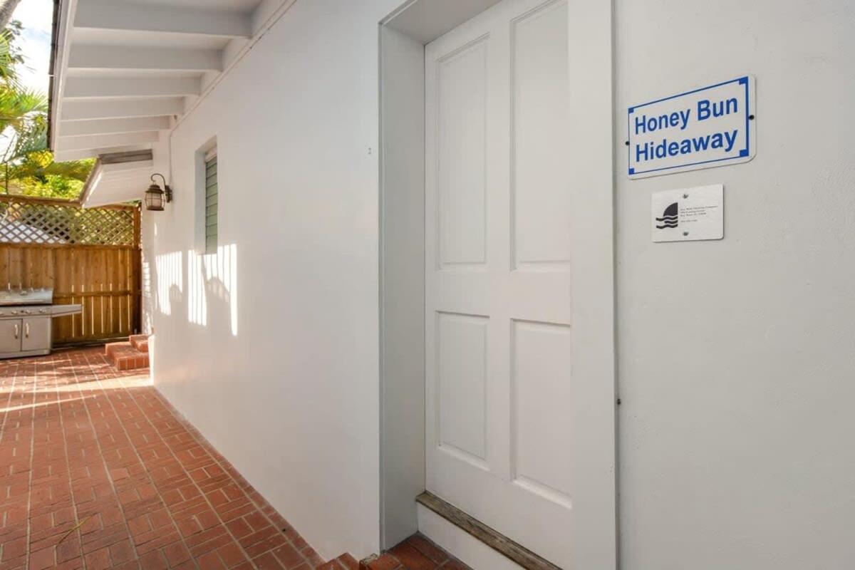 Honey Bun Hideaway Inn *