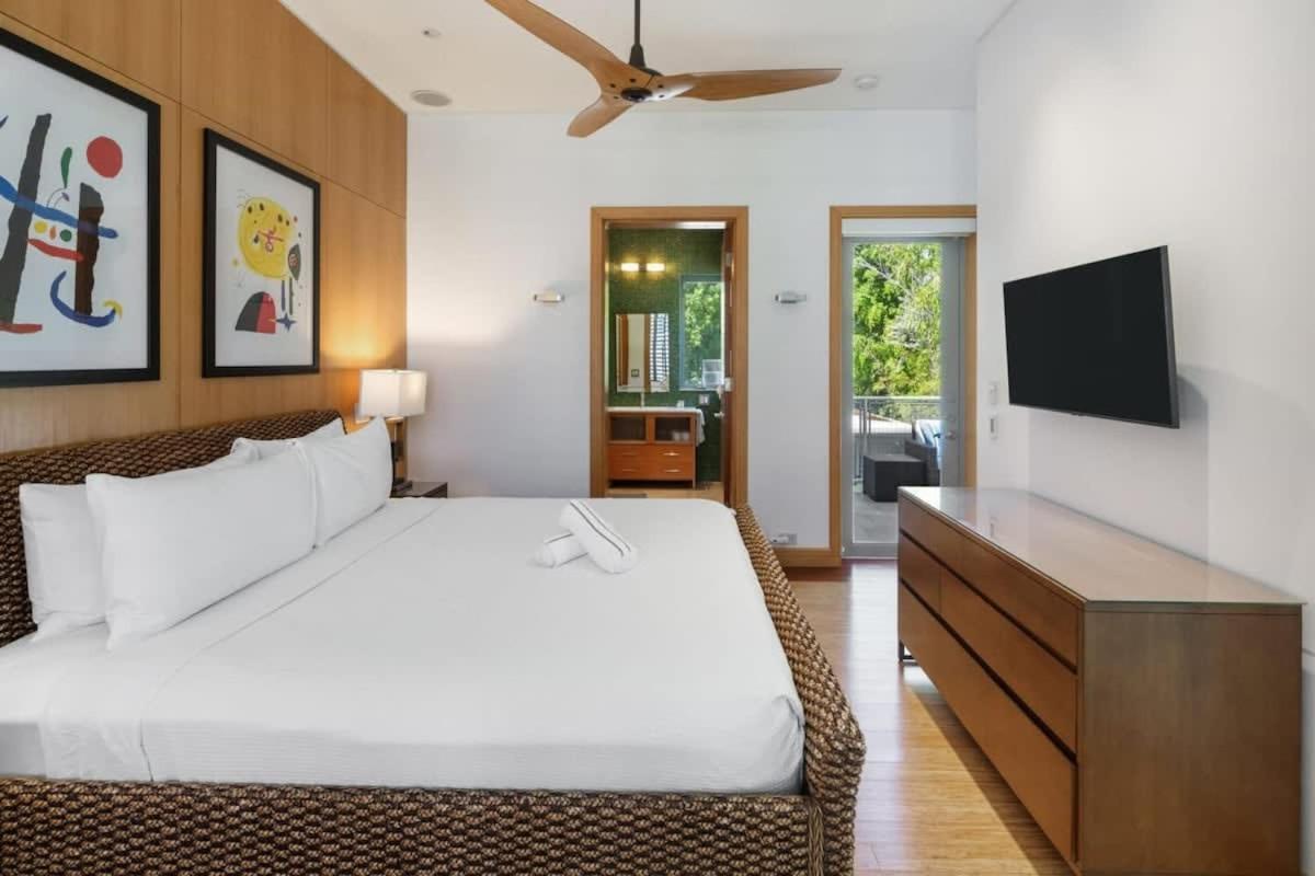 Contra House -luxury With Pool Holiday home *