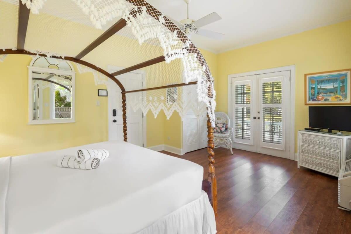 Classic King Balcony At The House * Key West
