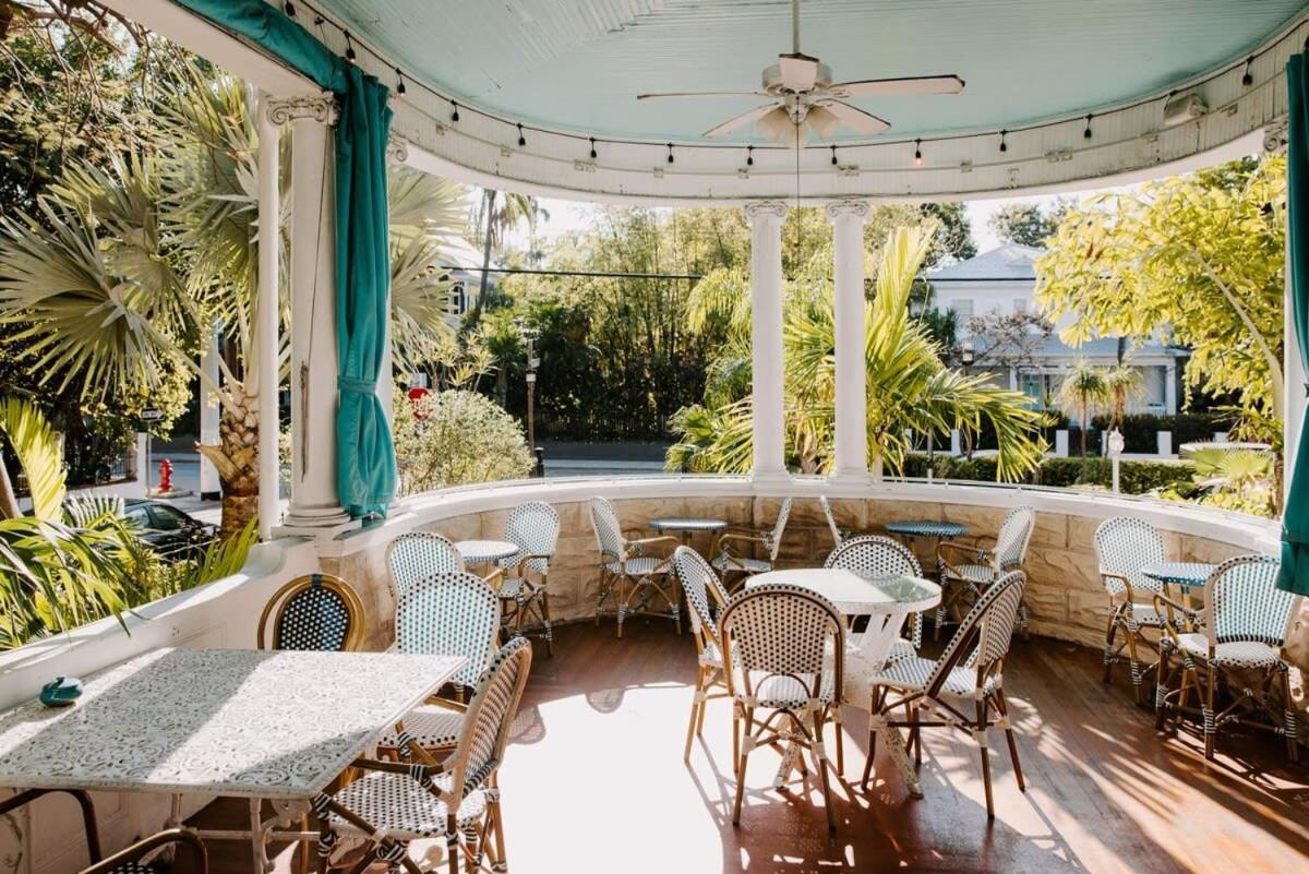 Classic King Balcony At The House Inn