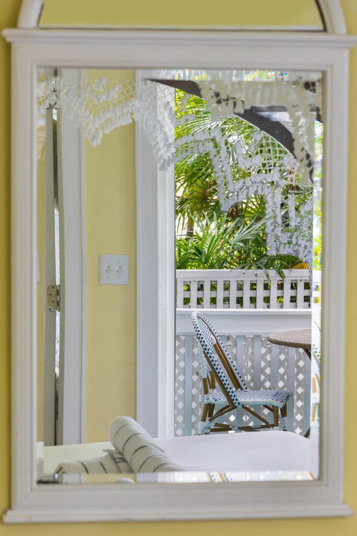 Classic King Balcony At The House Inn *