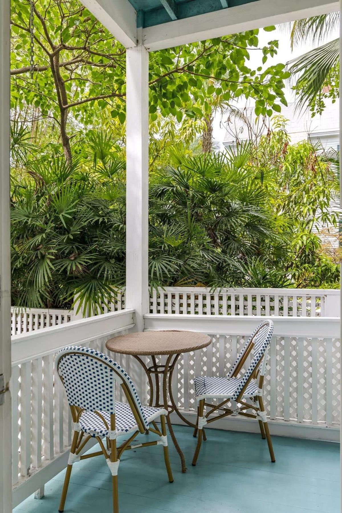 Inn Classic King Balcony At The House *