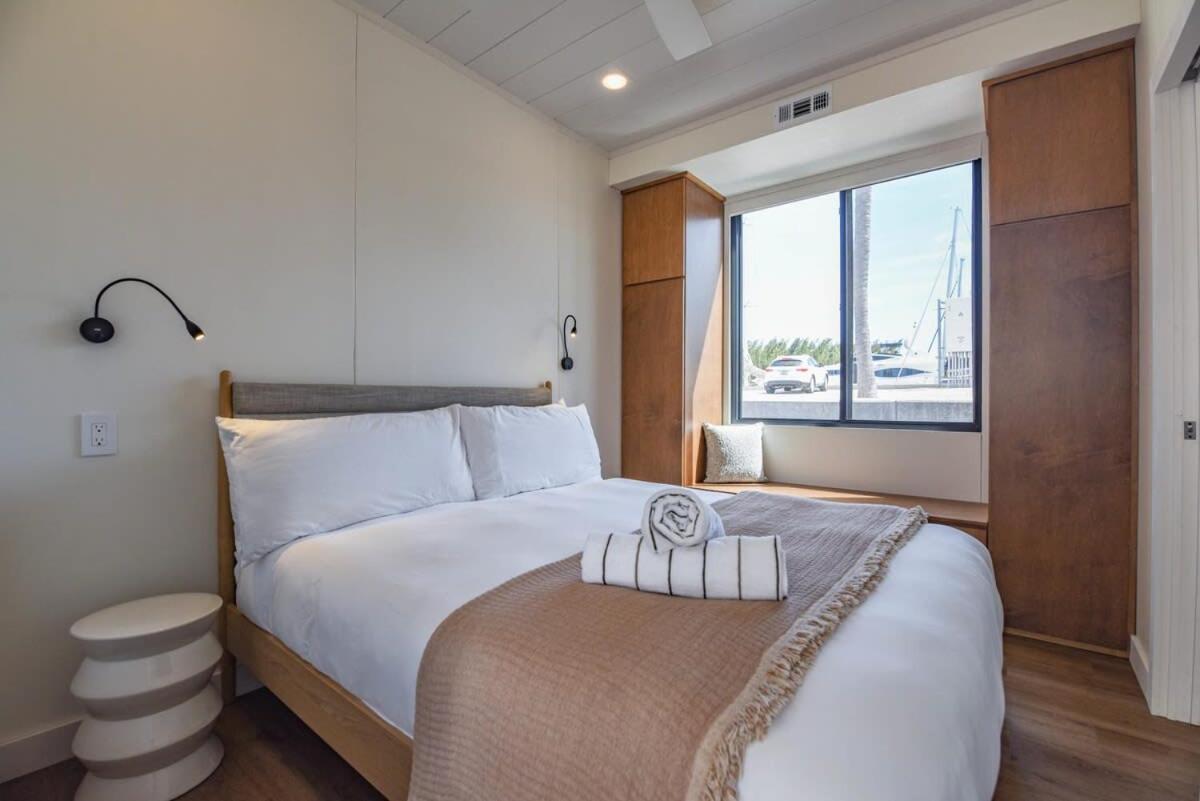 Botel Awai's Floating - Houseboat In Luxury Village Key West