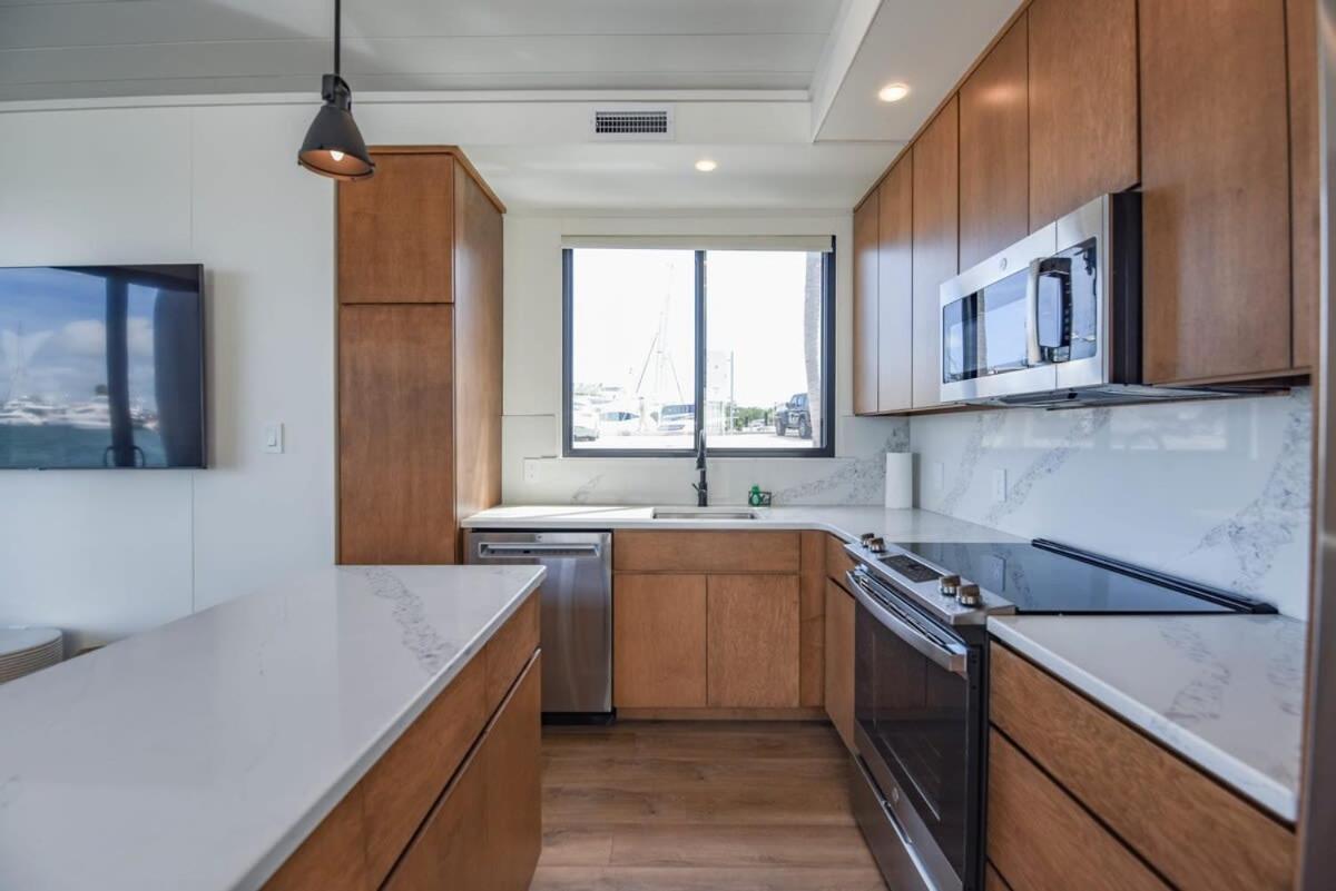 Awai's Floating - Houseboat In Luxury Village * Key West