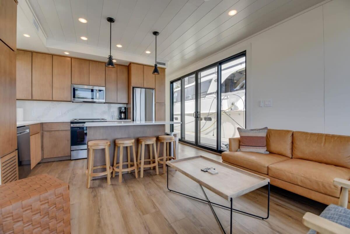 Awai's Floating - Houseboat In Luxury Village Key West
