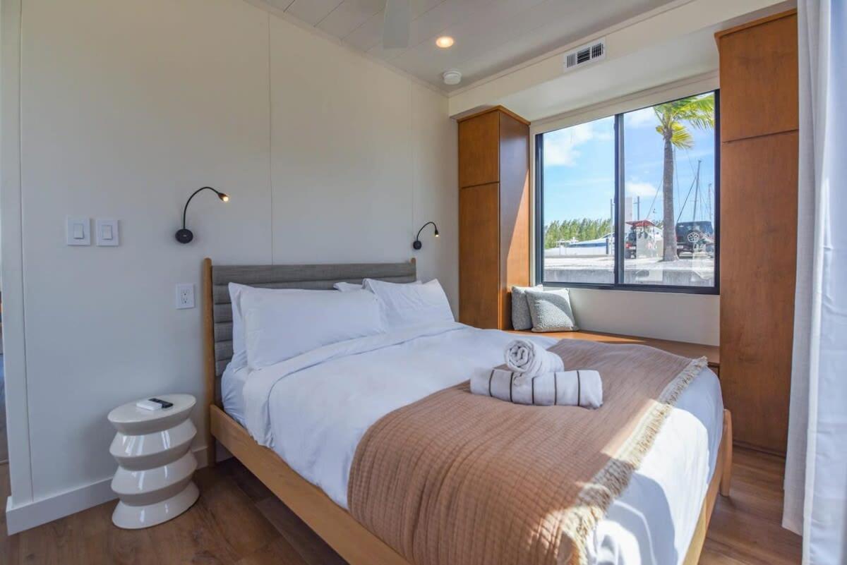 Botel Awai's Floating - Houseboat In Luxury Village *