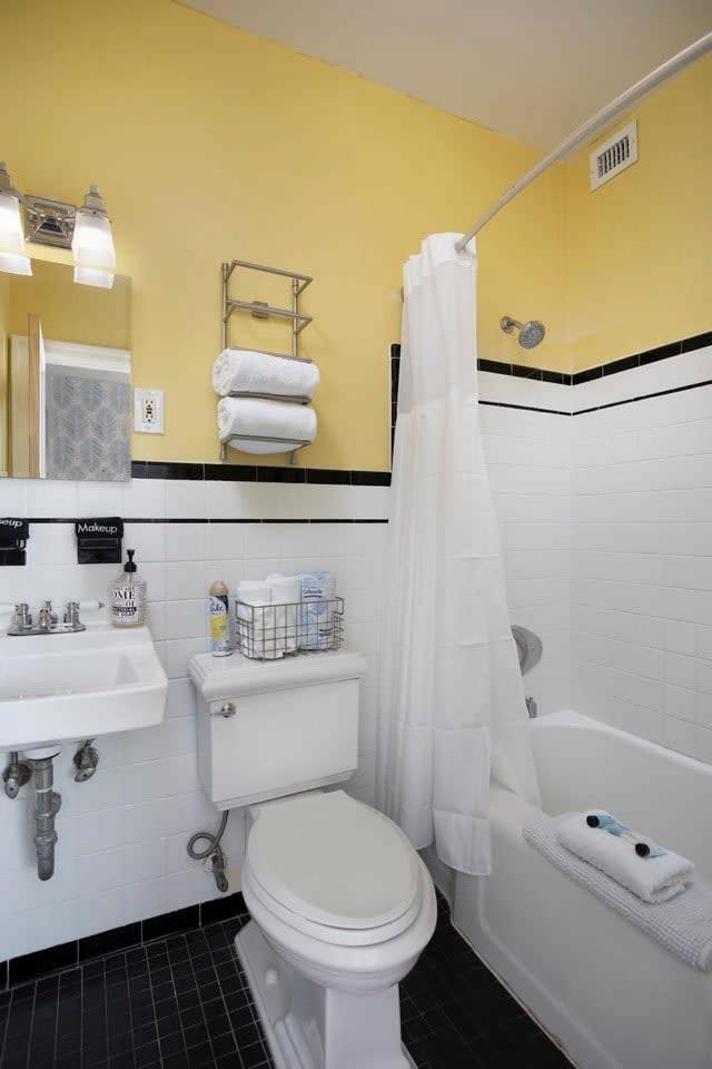 Holiday home 6 Bedroom 6 Bath On Duval Street *