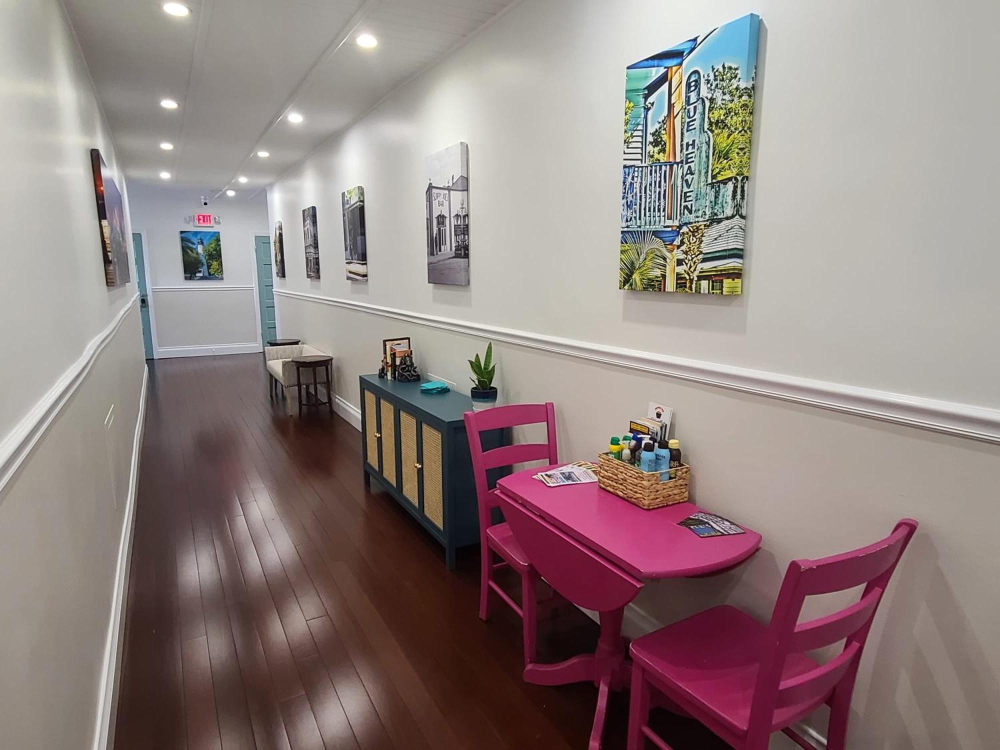 Apartment Duval Street W Kitchen And Shared Heated Pool Key West