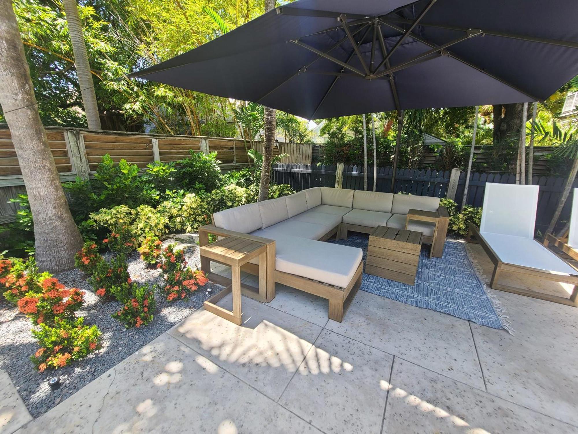 Duval Street W Kitchen And Shared Heated Pool Key West