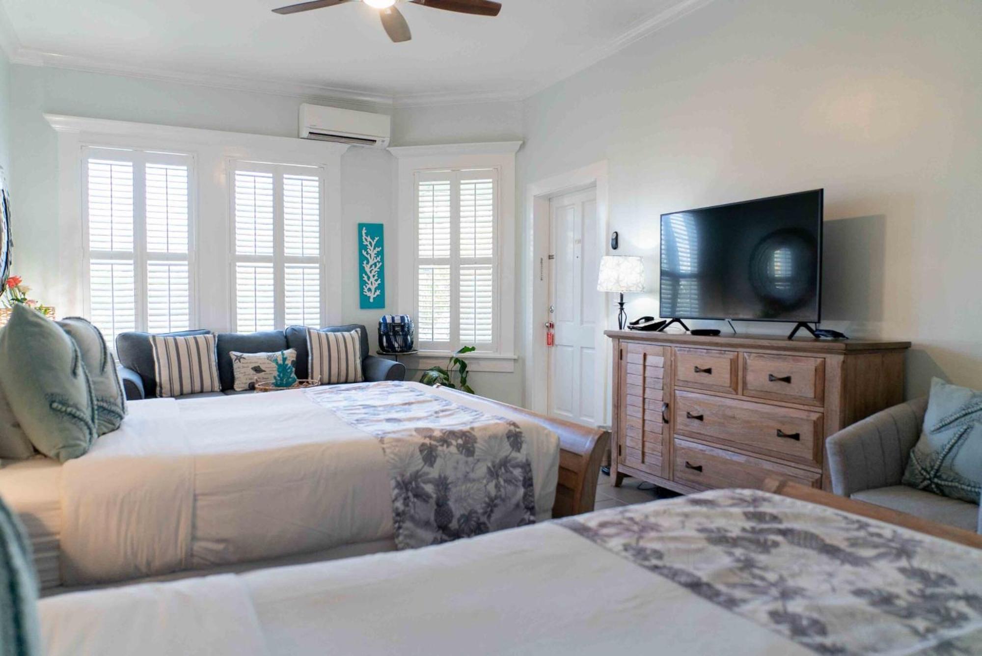 Bed & Breakfast Southernmost Point & Garden Bar