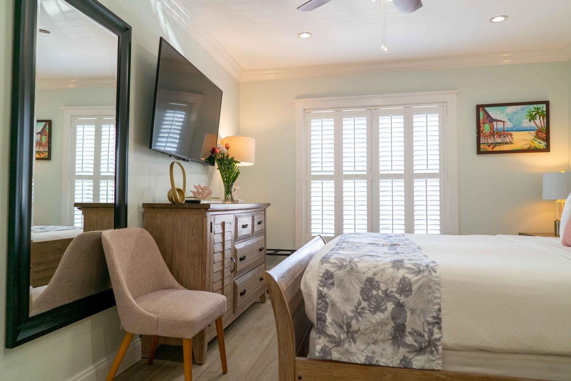 Southernmost Point & Garden Bar Bed & Breakfast