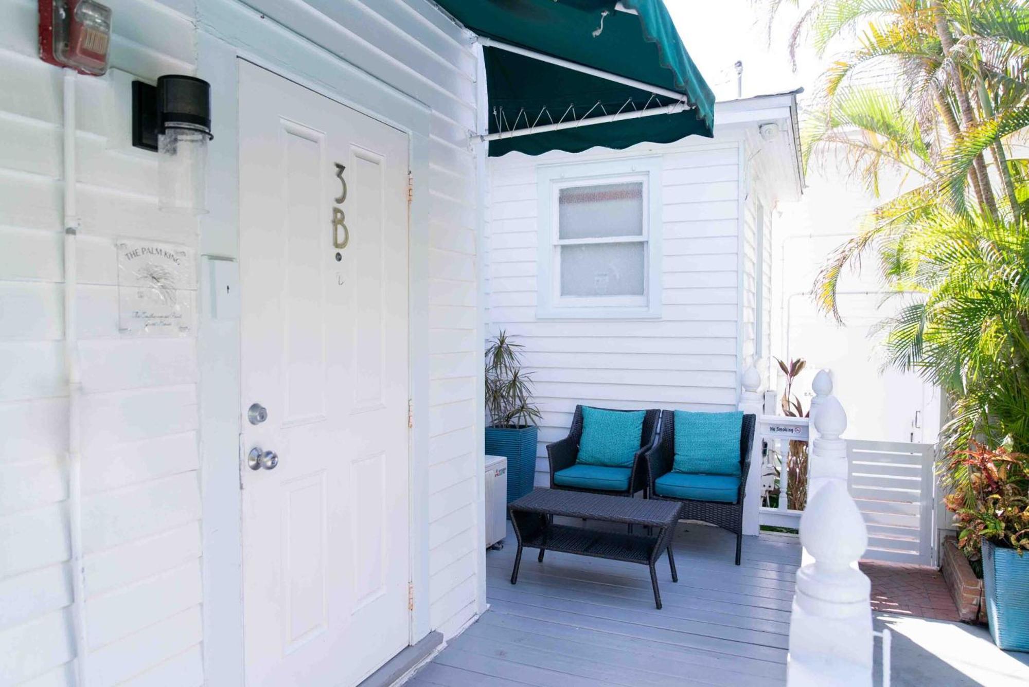 Southernmost Point & Garden Bar Bed & Breakfast 3*