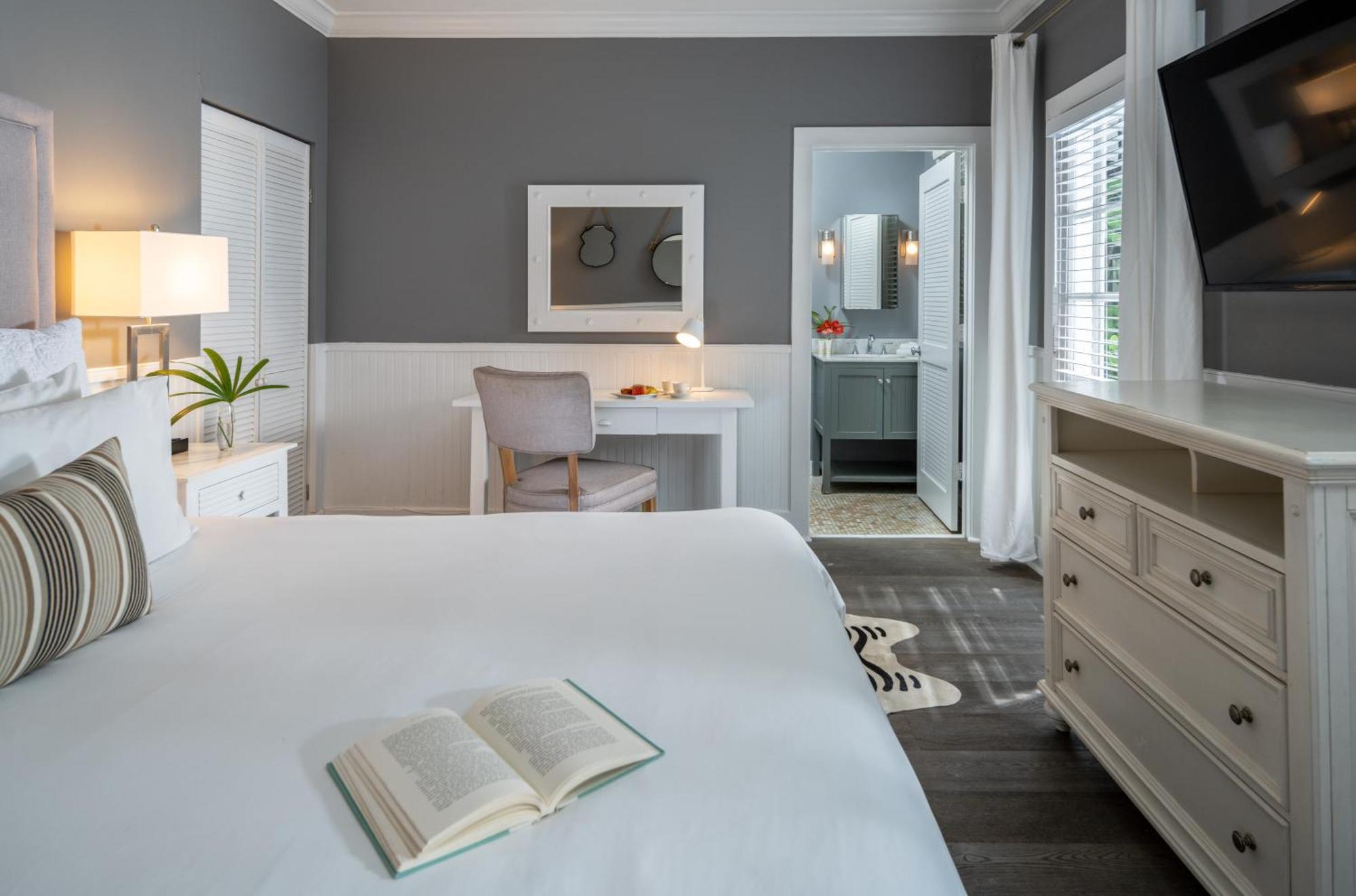 Bed & Breakfast Alexander's Gay Lesbian (adults Only)