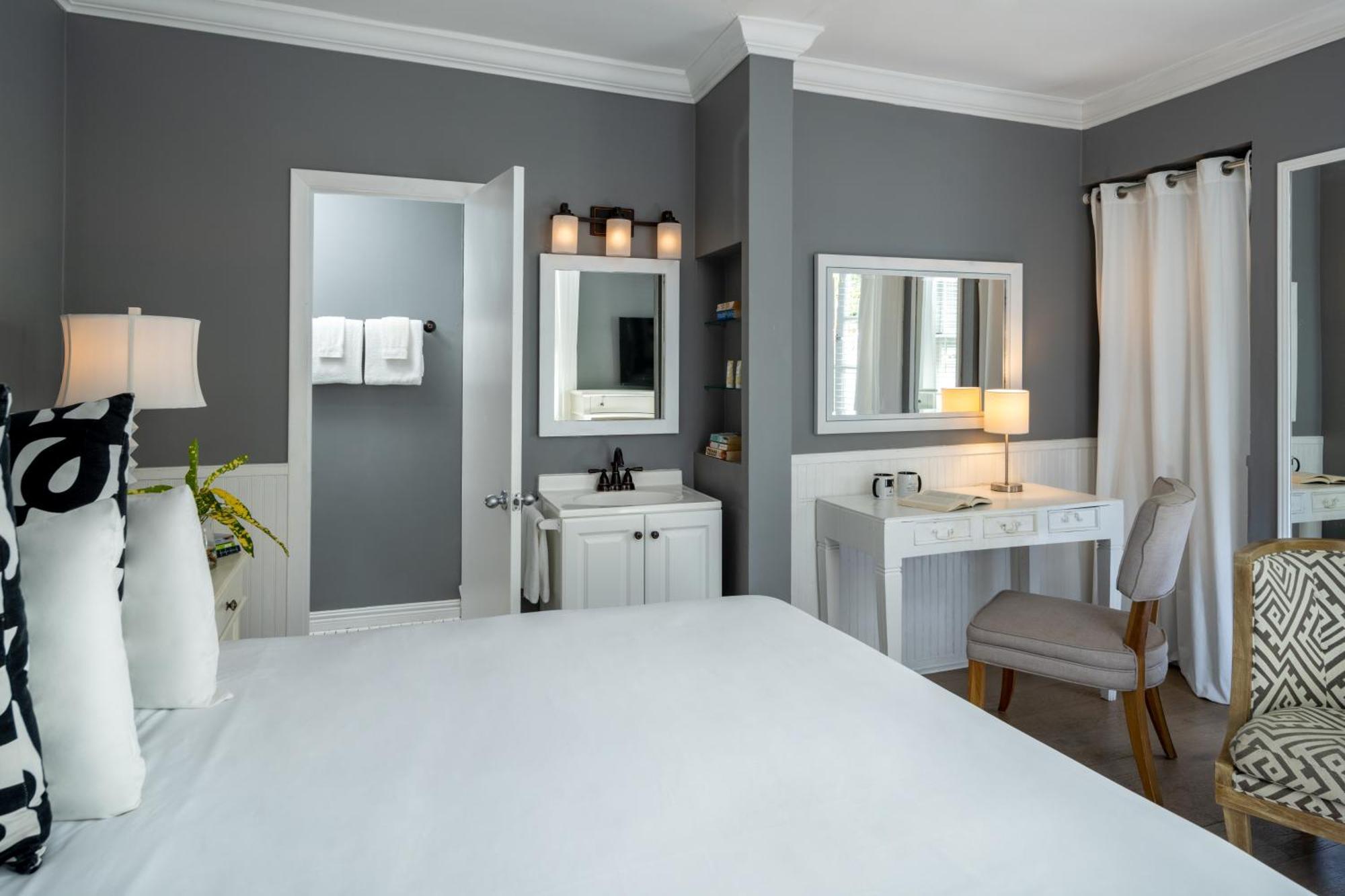 Alexander's Guesthouse-adult Exclusive, Lgbtq Friendly 3*