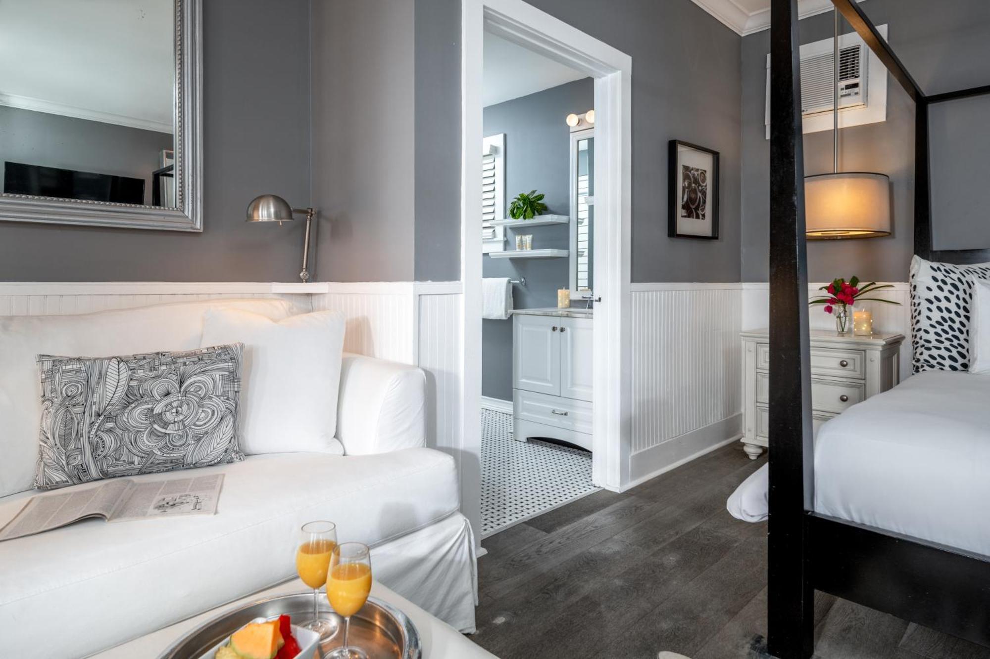 Alexander's Gay Lesbian (adults Only) 3* Key West