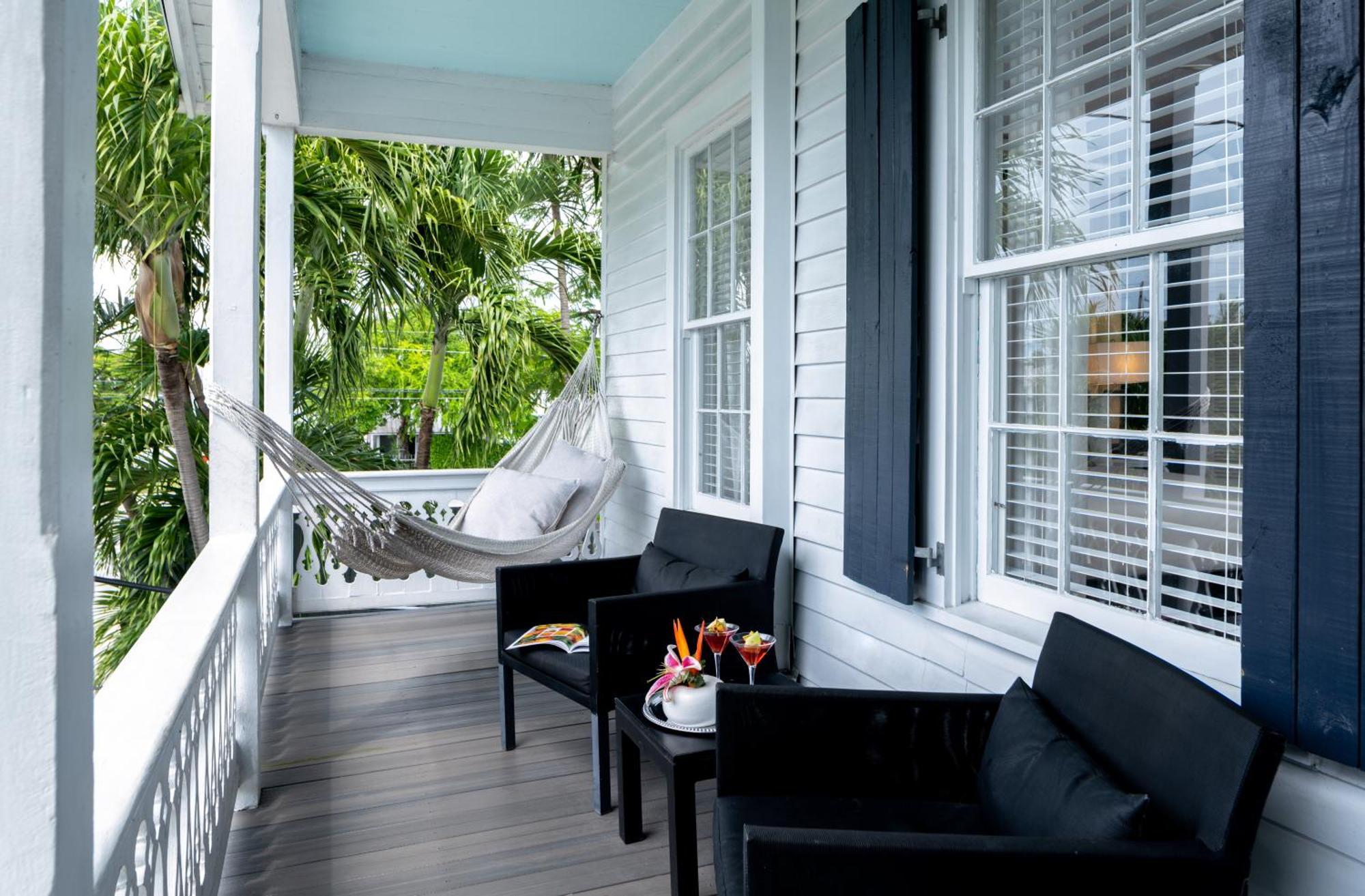 Bed & Breakfast Alexander's Gay Lesbian (adults Only)