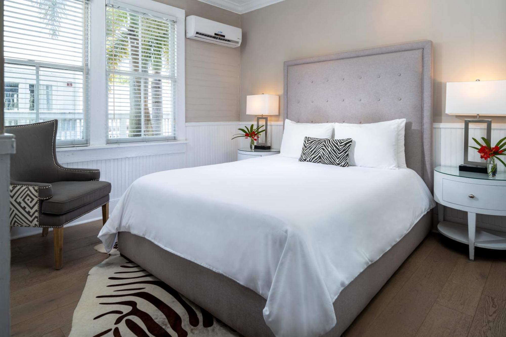 Alexander's Gay Lesbian (adults Only) Bed & Breakfast