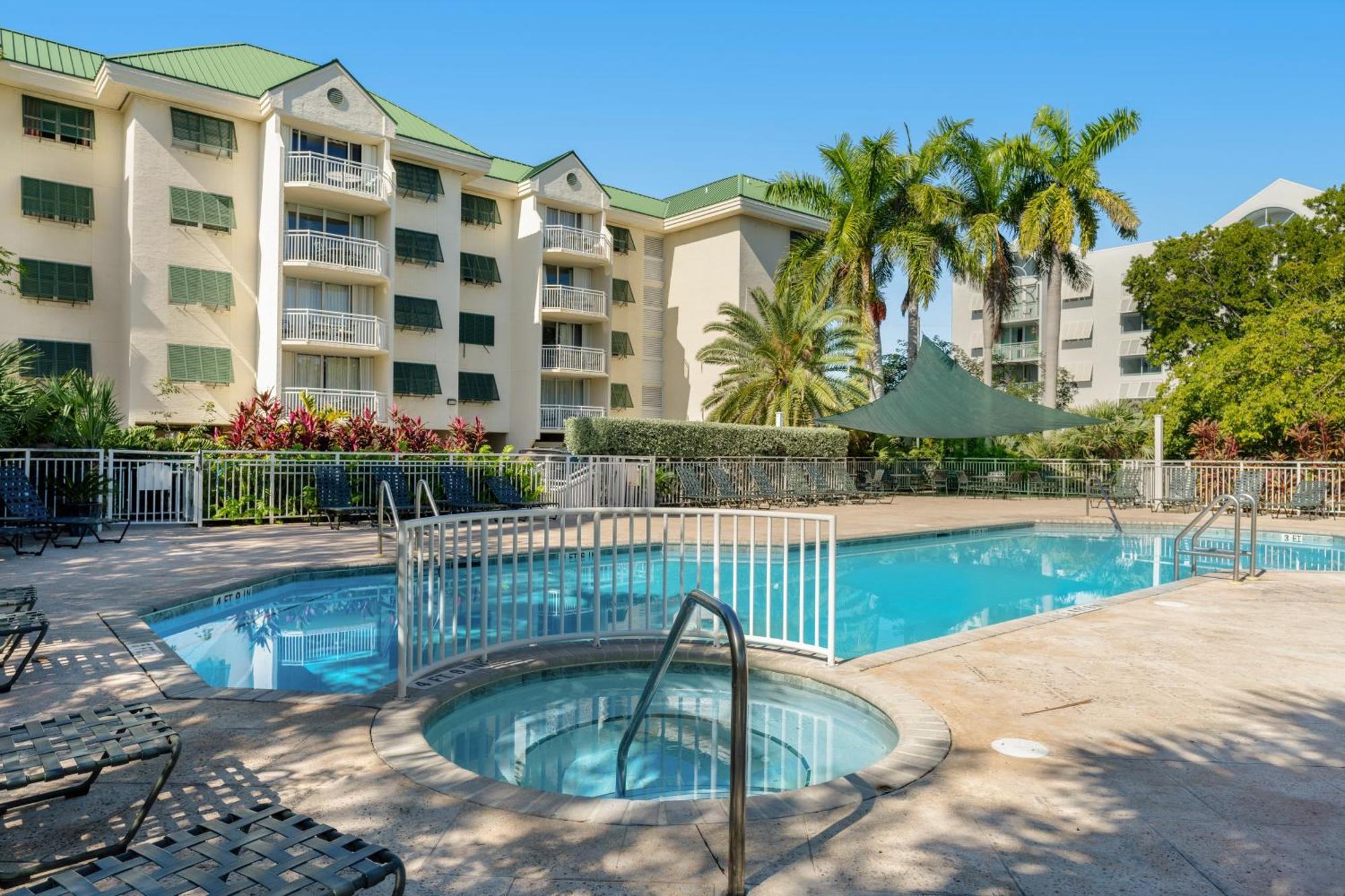 Apartment Sunrise Tierra Bomba #403 Key West