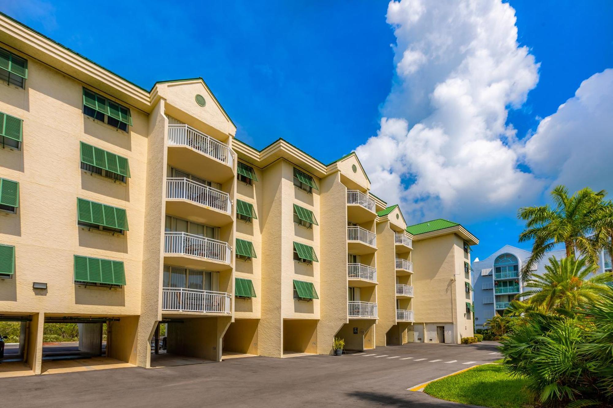 Sunrise Suites Jamaica #102 Holiday home Key West
